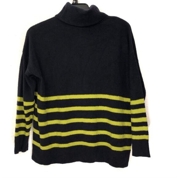 Vince Camuto Soft Striped Turtleneck Sweater Size M - Picture 5 of 7